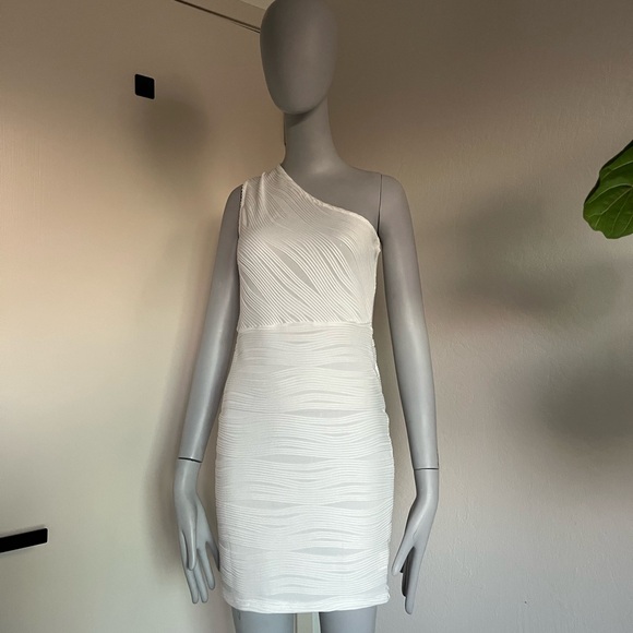 Update: SOLD! NWOT white one-shoulder dress - Picture 5 of 8